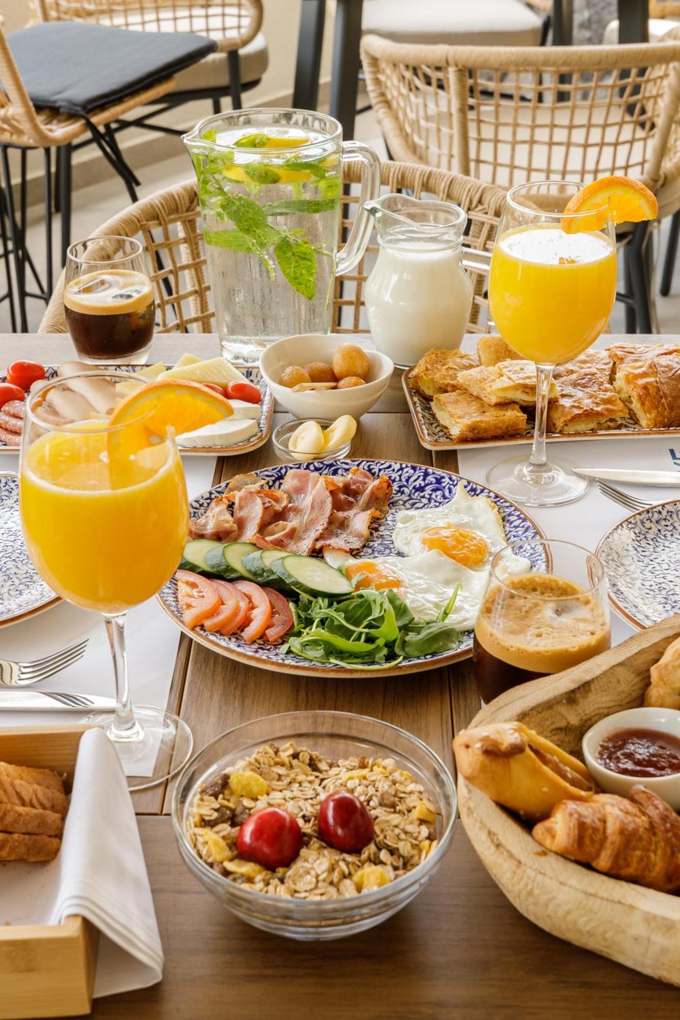 Costa De Luxe Suites Лептокария Екстериор снимка